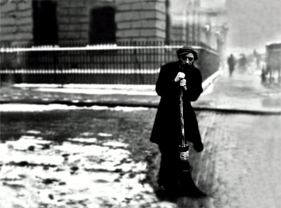 MAN SWEEPING SOFT