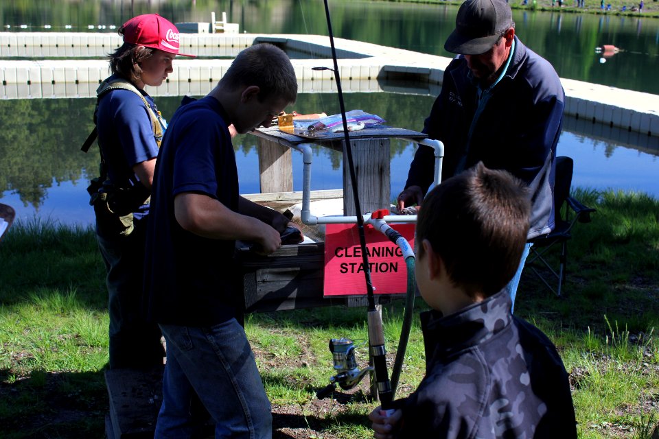 Boy Scout Troop 395 at Cleaning Station, Mt Hood National Forest