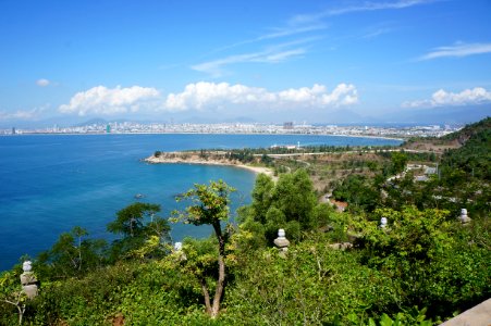 TP Đà Nẵng nhìn từ chùa Linh Ứng- bán đảo Sơn Trà.