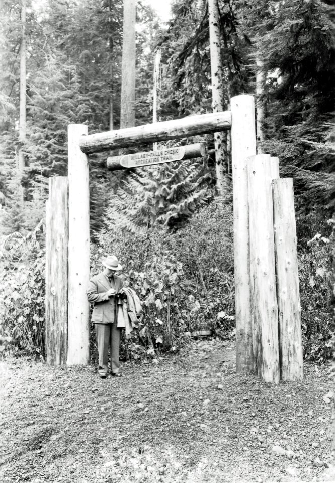 340531 Portal at  Willaby Falls Trail with L.L. Covill, Olympic NF, WA 1935