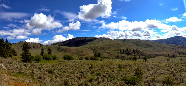 Sagelands panorama from the Pacific Northwest Trail above Sinlahekin Creek 2