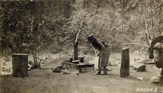 Example of the original utilitarian look of 1916 cook stoves photo