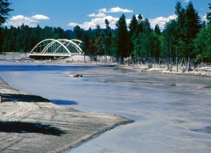 043MSH80 may18 lahar toutle river I-5 bridge 07-06-80 resize