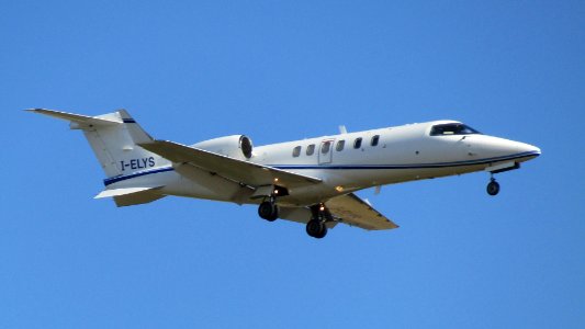 learjet 40 eurofly i-elys