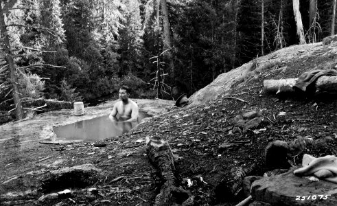 251075 Ranger Thurston at Umpqua Hot Springs, Umpqua NF, OR photo