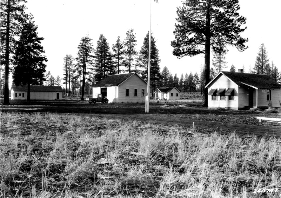 340747 Cabin Lake RS, Deschutes NF, OR 1935 Lindsay