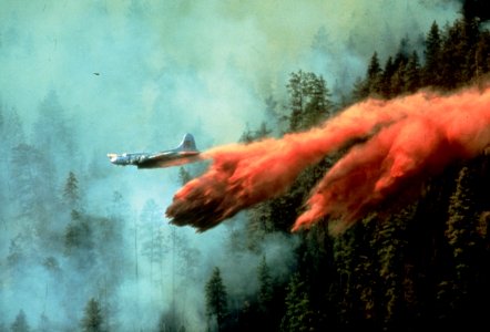 472 Retardent drop in wildfire suppression