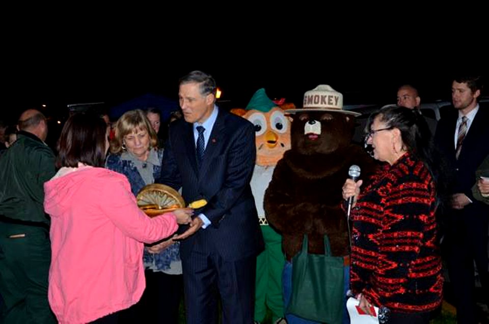 2013 Capitol Christmas Tree- Governor Inslee