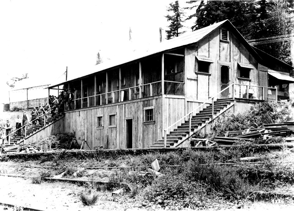8886 SPD Barracks Oregon Coast