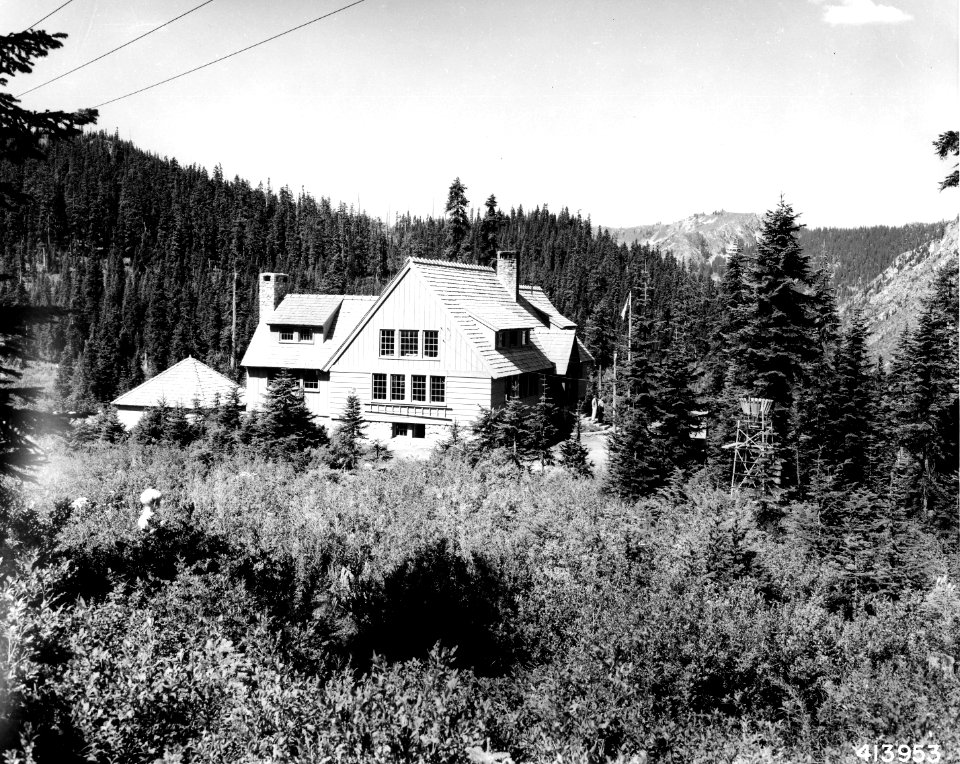 413953 CCC Ski Shelter, Steven Pass, Wenatchee NF, WA 1941