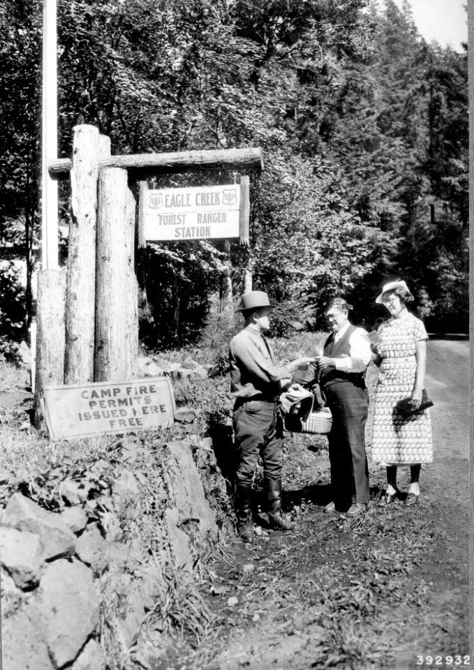 Eagle Creek Ranger Station