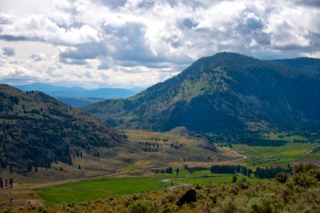 Looking down Sinlahekin Creek valley from the PNT outside Loomis State Forest(1)