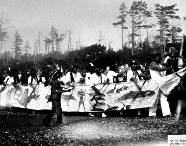 Parade Canoe, WA c1915