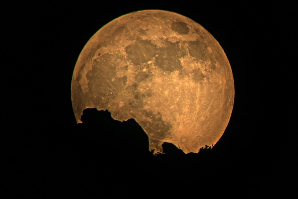 Sky outdoors moonlight