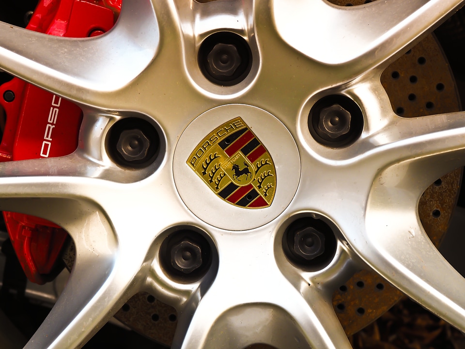 Alloy wheels wagon wheel motorsport
