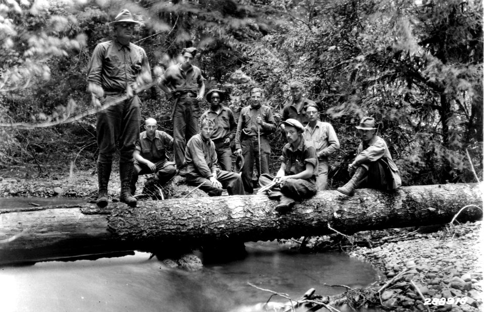 288918 CCC Crew with Roy Elliott, Willamette NF, OR 1933