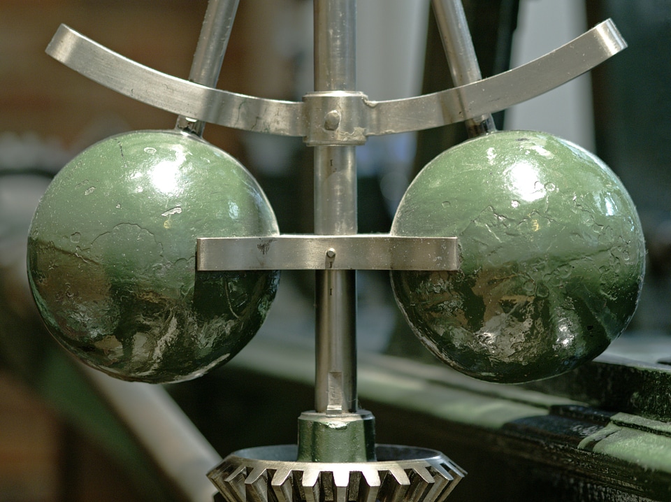 Centrifugal regulator machine