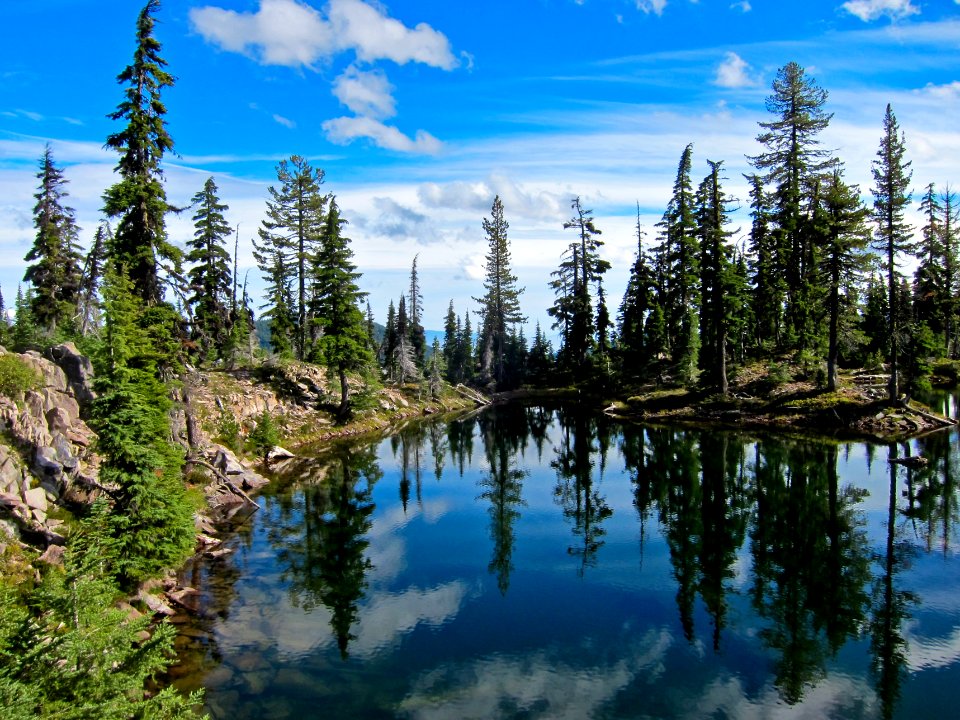 Holst Lake in Sky Lakes Wilderness, Rogue River Siskiyou National Forest
