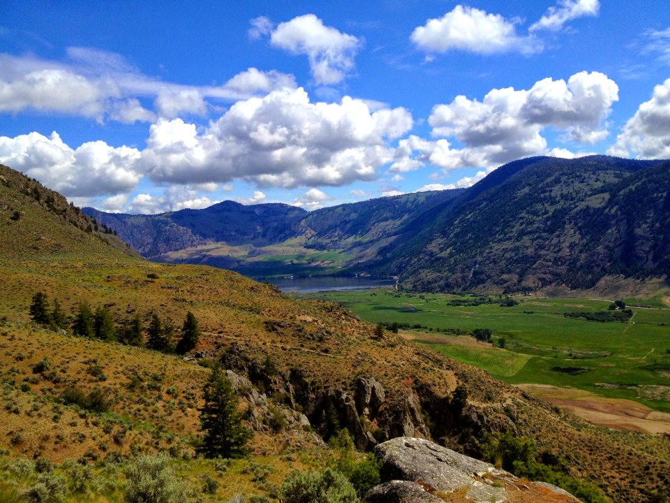Looking up the Sinlahekin Valley towards Palmer Lake