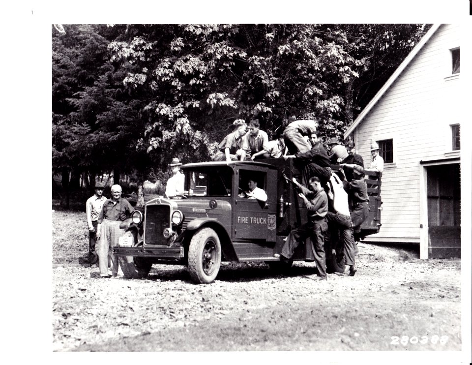 280388 Fire Truck & Crew at CCC Camp Snider, Olympis NF, WA 8-1933