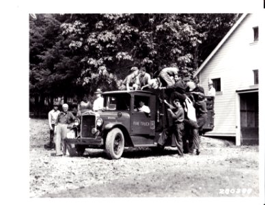 280388 Fire Truck & Crew at CCC Camp Snider, Olympis NF, WA 8-1933