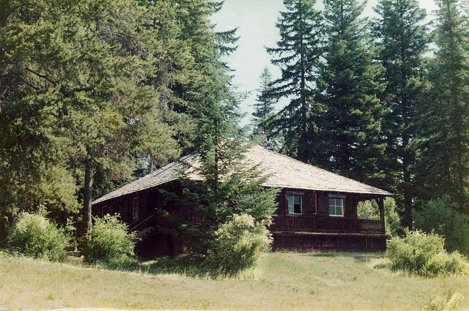 American River Lodge, Okanogan-Wenatchee National Forest