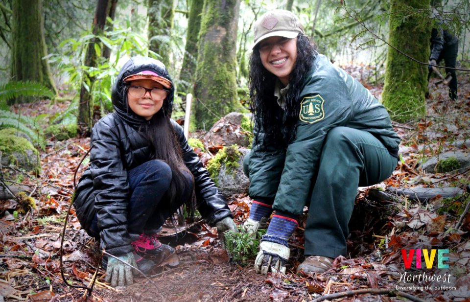 2019 Mt Hood Vive Northwest outing participant and Forest Ranger at Mt Hood National Forest. Photo courtesy of Vive Northwest.