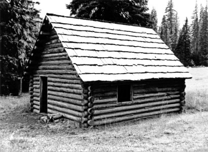 Willamette NF - Landess Cabin at Box Canyon Fireman Station, OR Williams