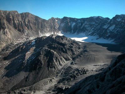 082A MSH04 crater dome ash on west 10-01-04 resize