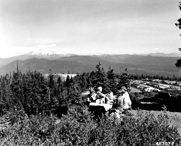 467077 Picnic Group at Larch Mtn, Mt Hood NF, OR 1951