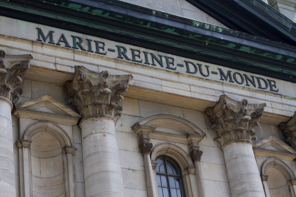 marie, reine du monde
