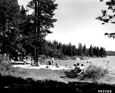 482088 Diamond Lake Resort, Umpqua NF, OR 1956