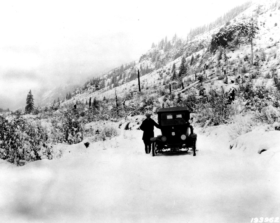 193962 Lost Creek Canyon, Cascade NF, OR c1923