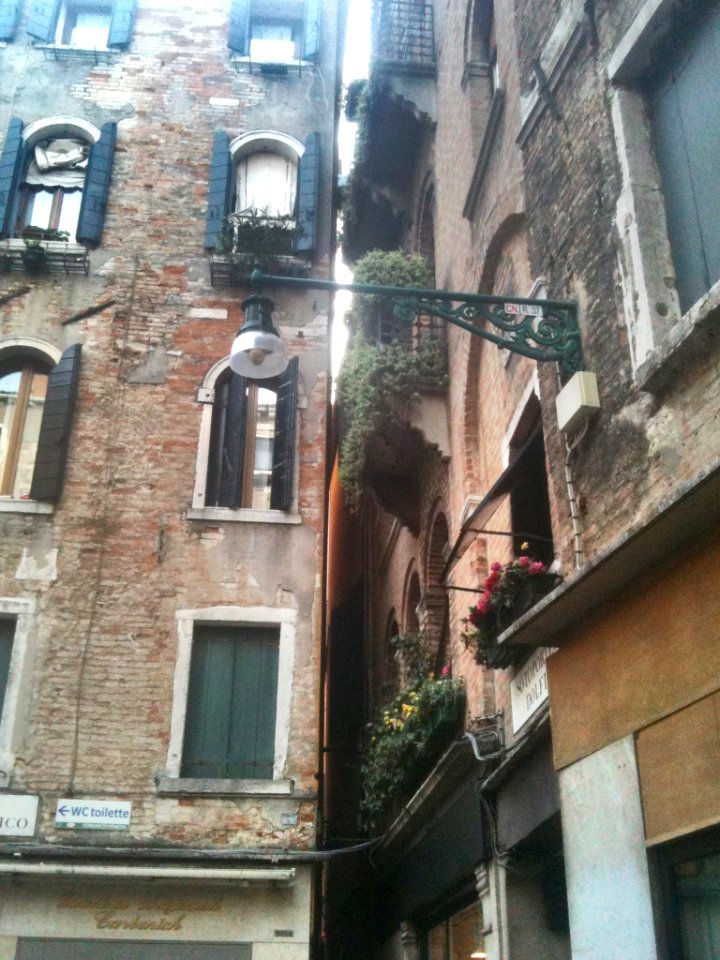 夢幻的威尼斯Venice : window : Italy