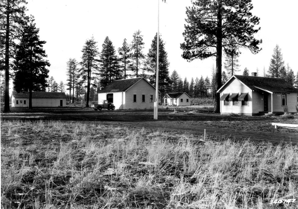 340747 Cabin Lake RS Buildings, Deschutes NF, OR 1935