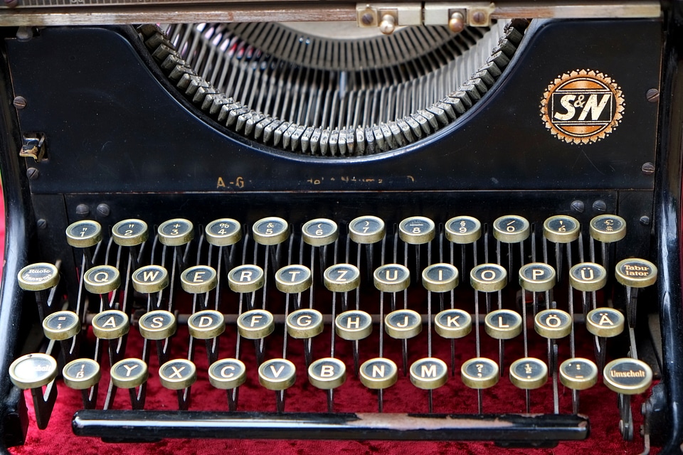 Antique machine keyboard