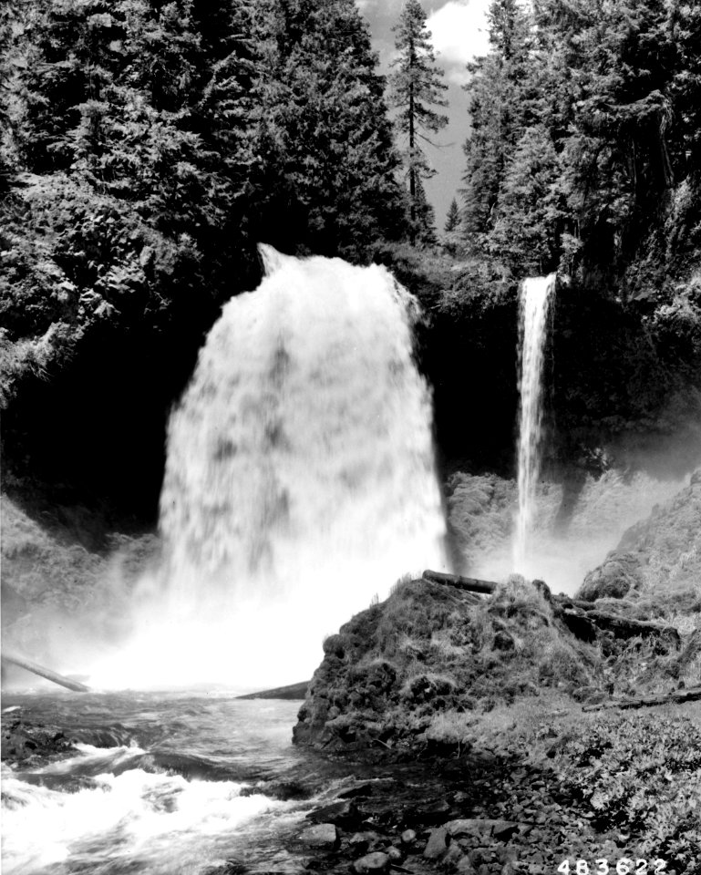 483625 Sahalie Falls, Willamette NF, OR 1957