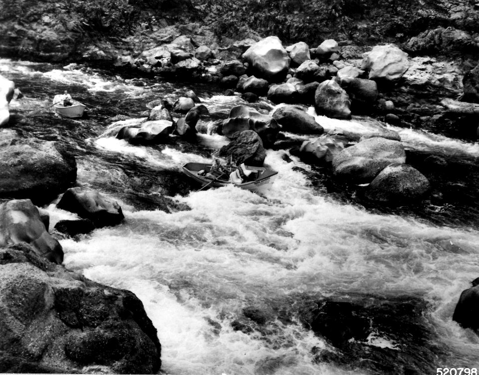 520798 Rogue River at Blossum Bar, Siskiyou NF, OR 1969