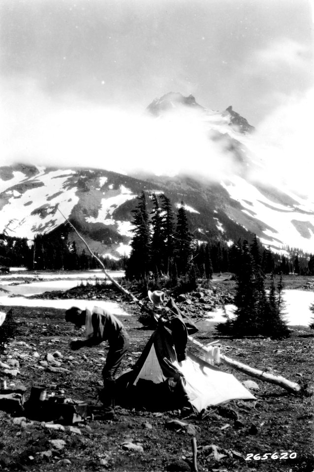 265620 Camping on Wallowa NF, OR