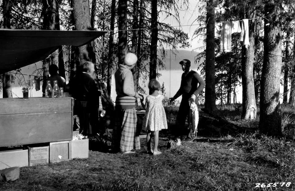 265578 Diamond Lake Fishing Camp, Umpqua NF, OR