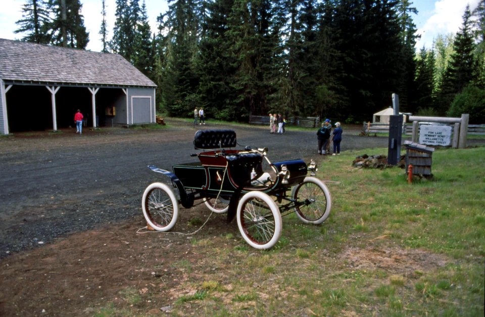 Willamette NF - 1903 Olds at Fish Lake, OR 1991f