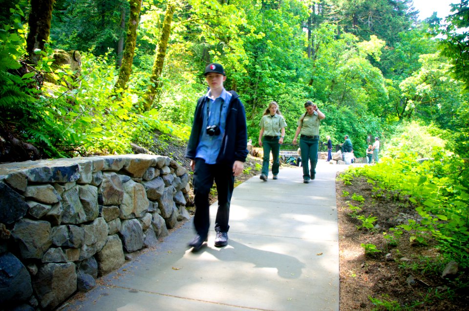 WALKERS AT WAHKEENA FALLS 2 COLUMBIA RIVER GORGE