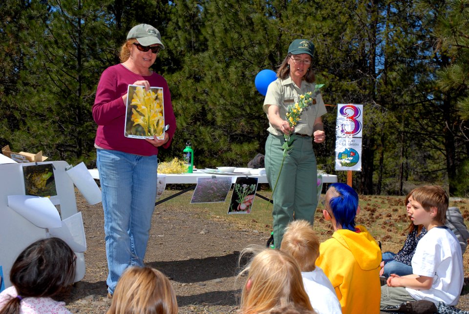 Youth Outdoor Education Deschutes National Forest photo