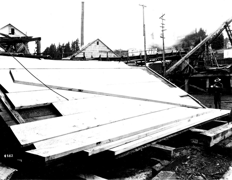 8382 Spruce Lumber