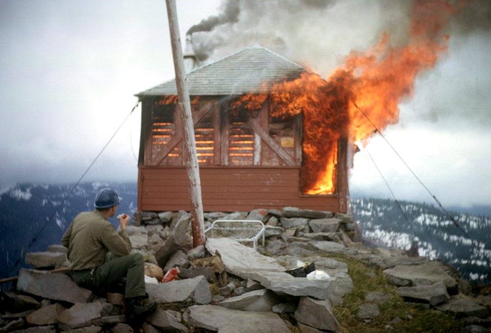 024 Destruction of East Zigzag fire lookout, Mt Hood NF
