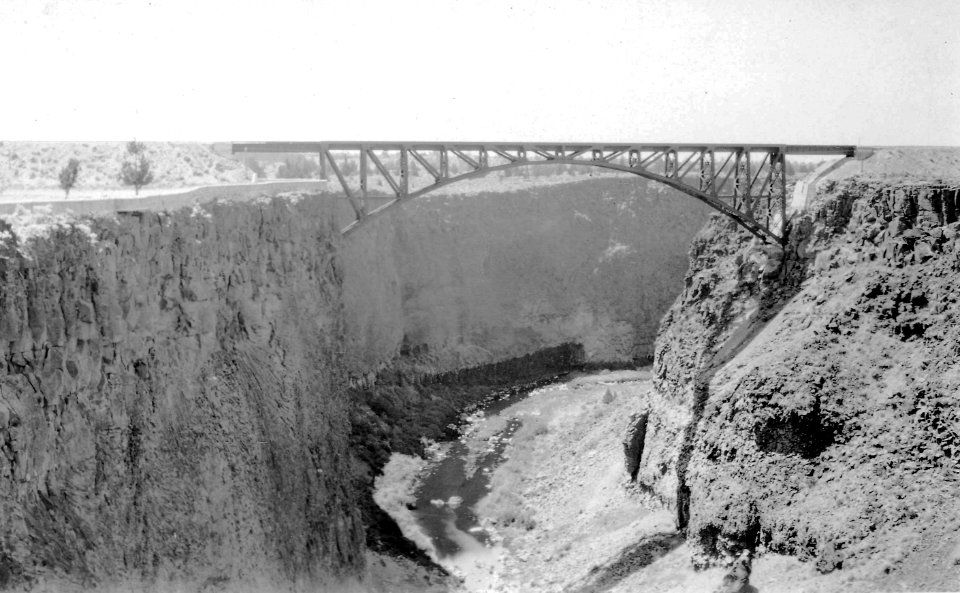 Crooked River Gorge & Bridge