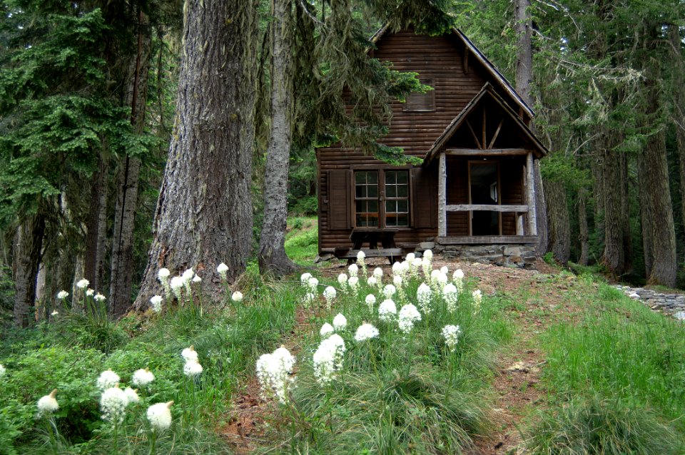 Umpqua NF Musick Guard Station