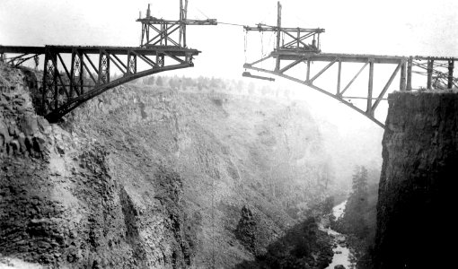 Crooked River Bridge Construction