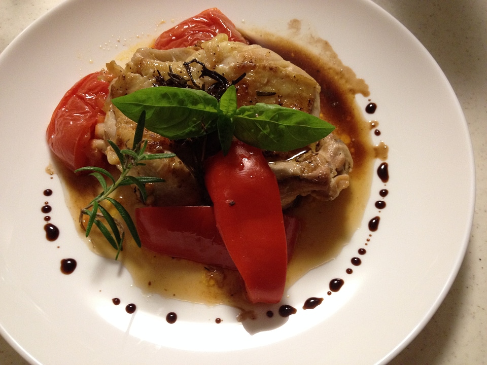 Meat dish chicken balsamic source