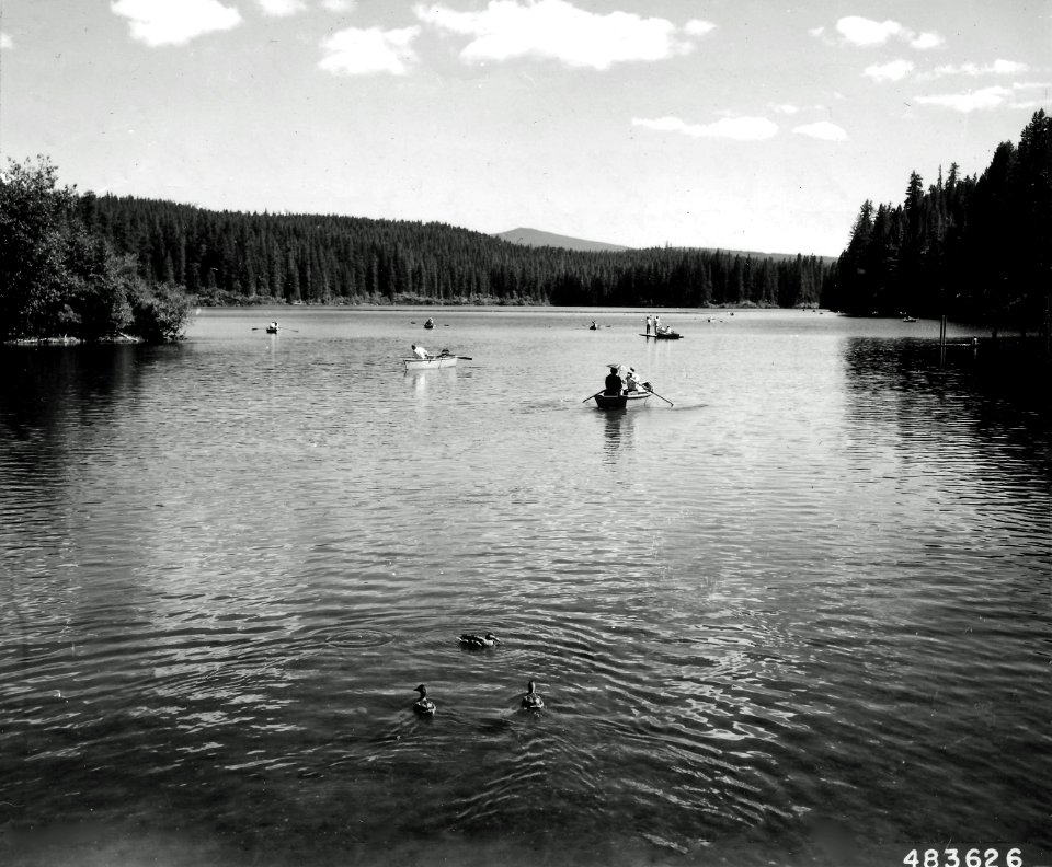 483626 Clear Lake, Willamette NF, OR 1957